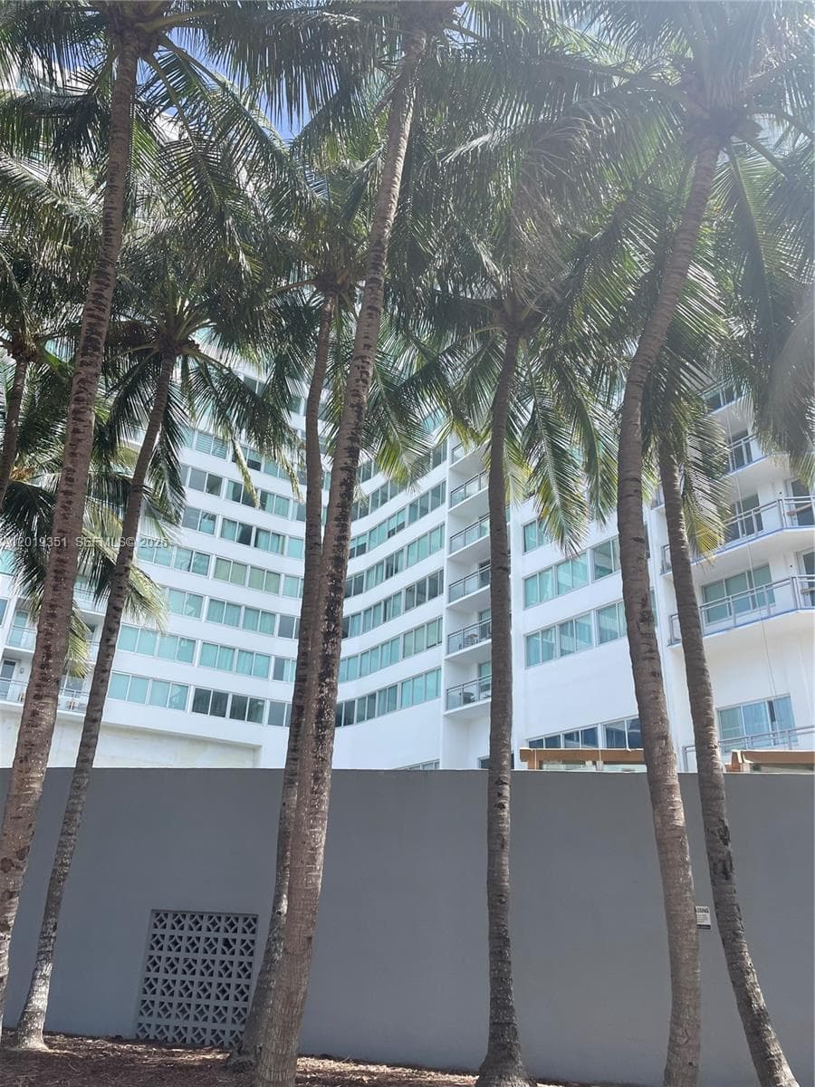 7135 Collins Ave 912 photo 2