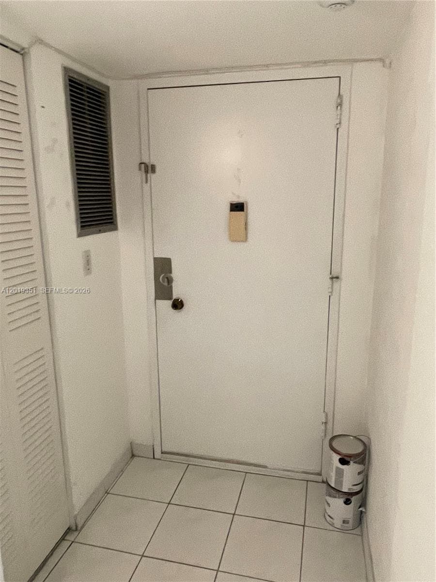 7135 Collins Ave 912 photo 3