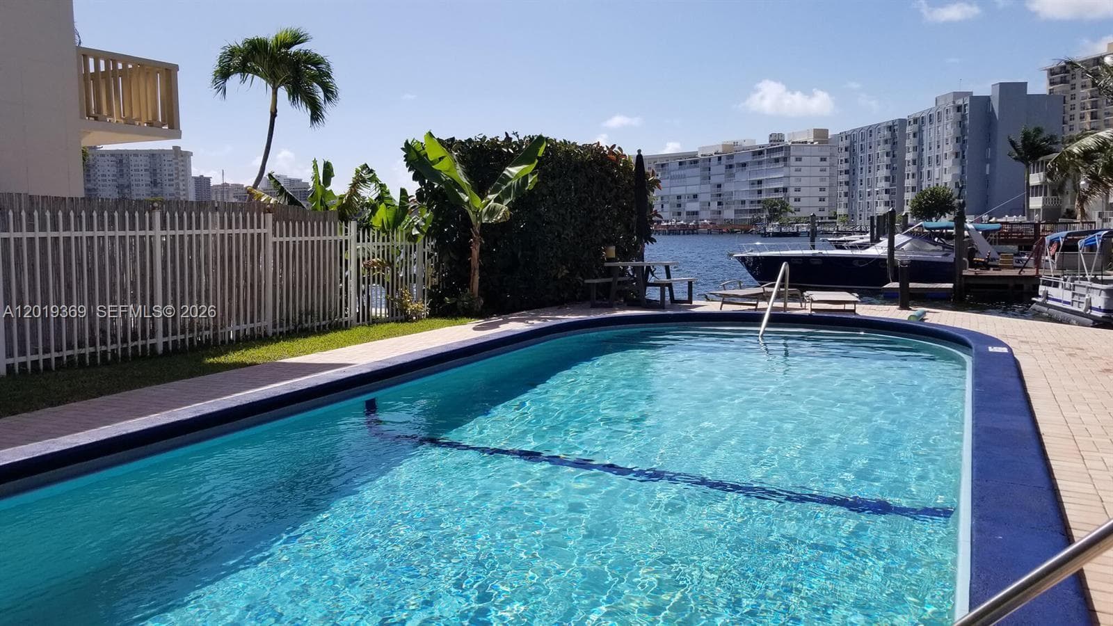 1900 Diana Dr 3E photo 17