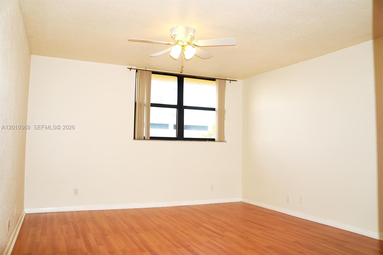 1900 Diana Dr 3E photo 12