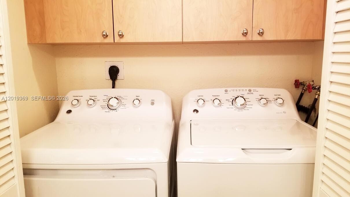 1900 Diana Dr 3E photo 14