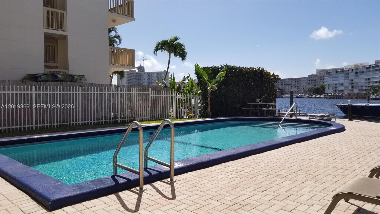 1900 Diana Dr 3E photo 18
