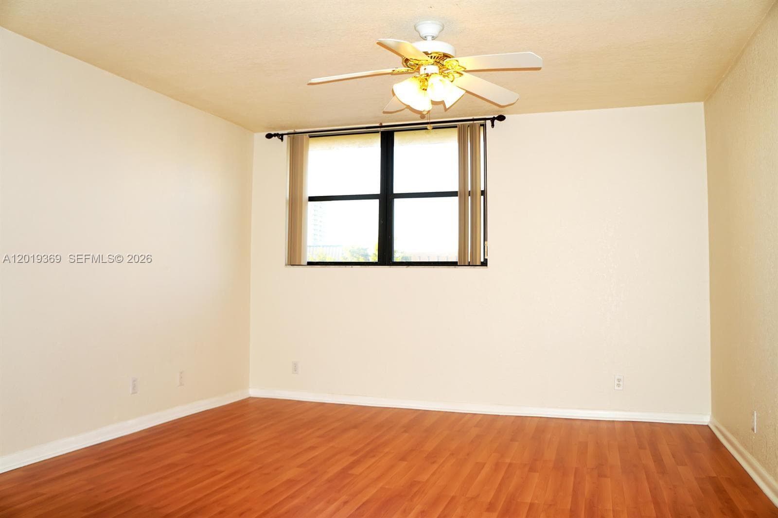1900 Diana Dr 3E photo 11