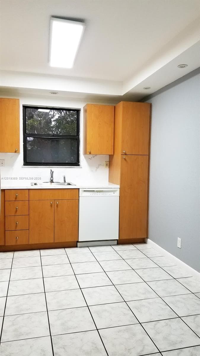 1900 Diana Dr 3E photo 8
