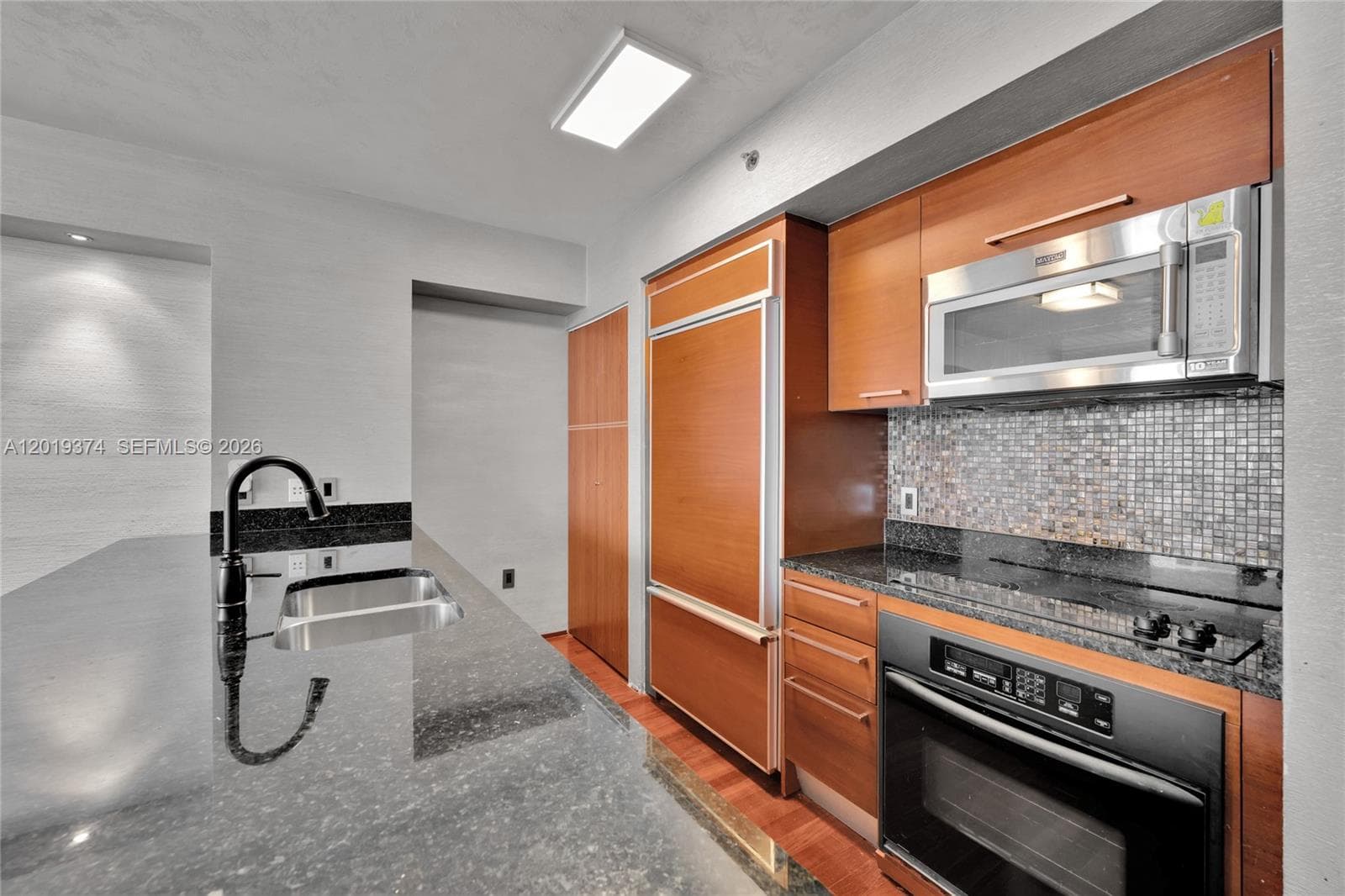 1830 Ocean Dr 2705 photo 6