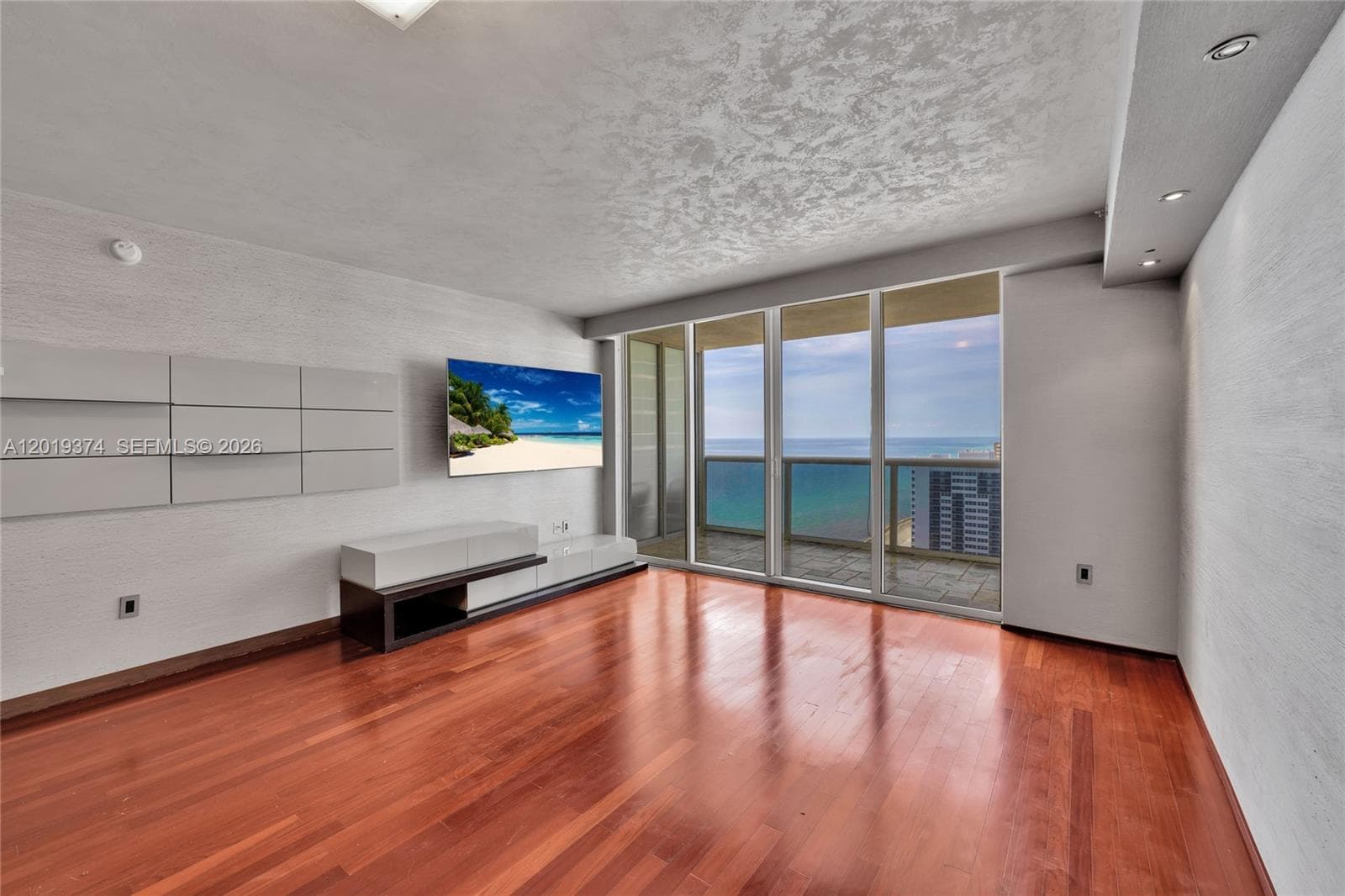 1830 Ocean Dr 2705 photo 11