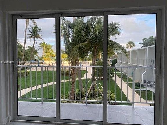 881 Ocean Dr TH11 photo 12