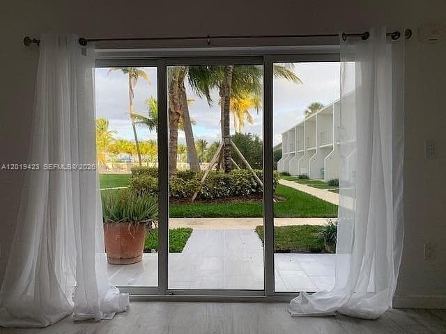 881 Ocean Dr TH11 photo 10