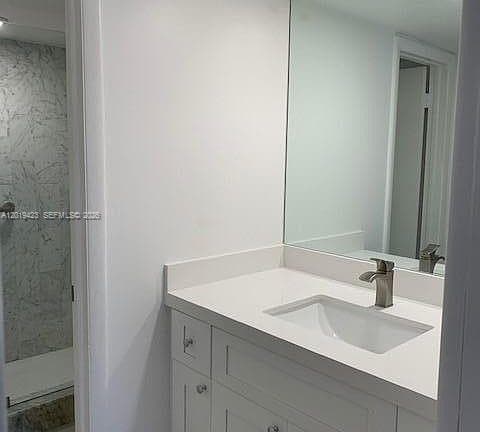 881 Ocean Dr TH11 photo 8