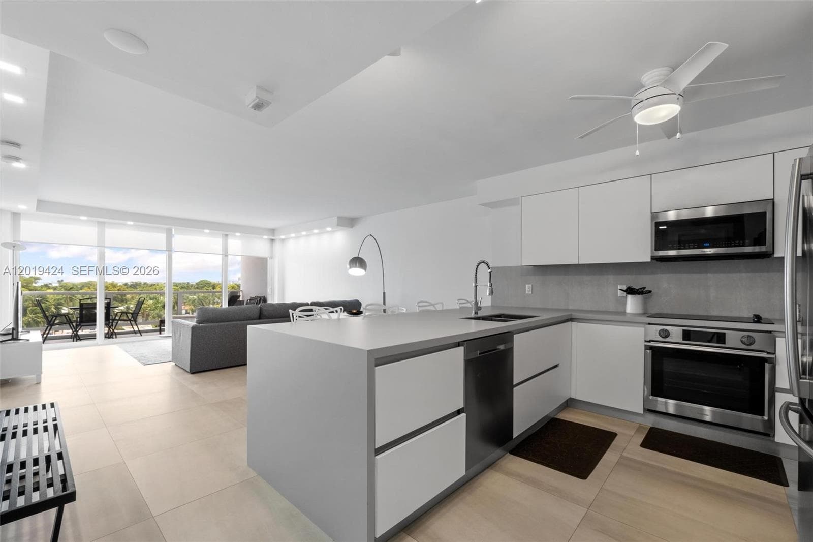 5700 Collins Ave 7J photo 6
