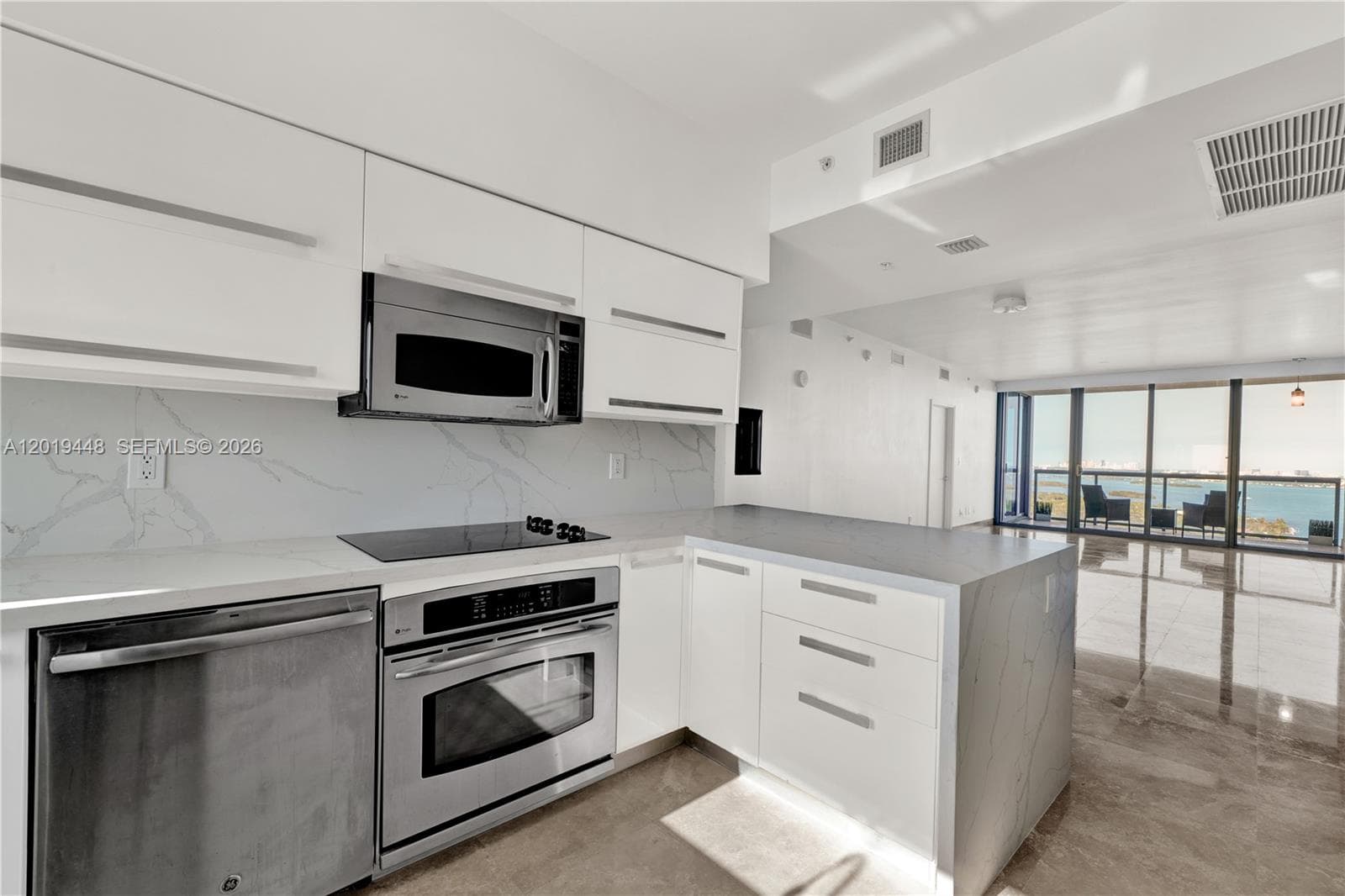 601 36th St 3010 photo 9