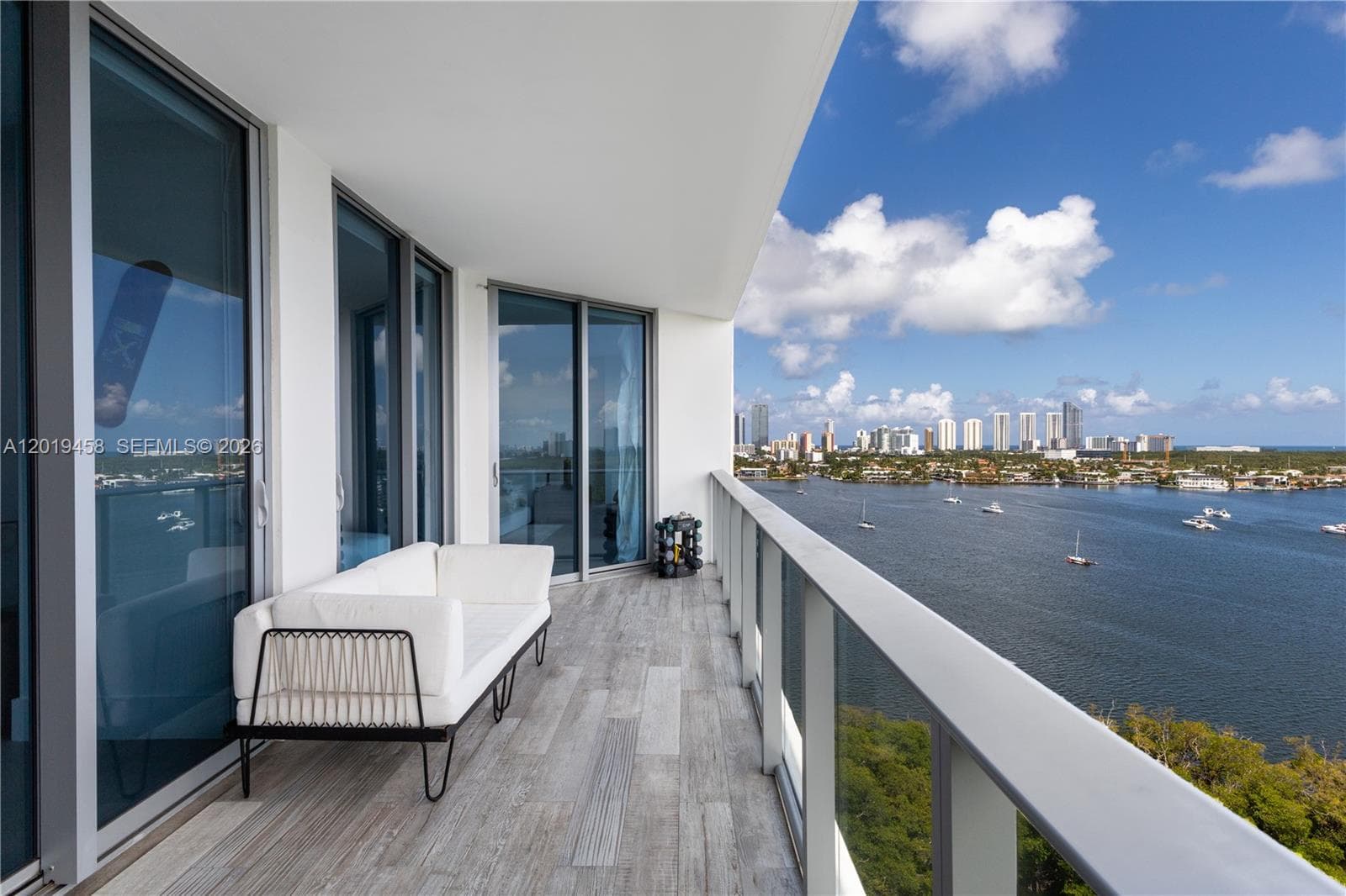 17111 Biscayne Blvd 1406 photo 6