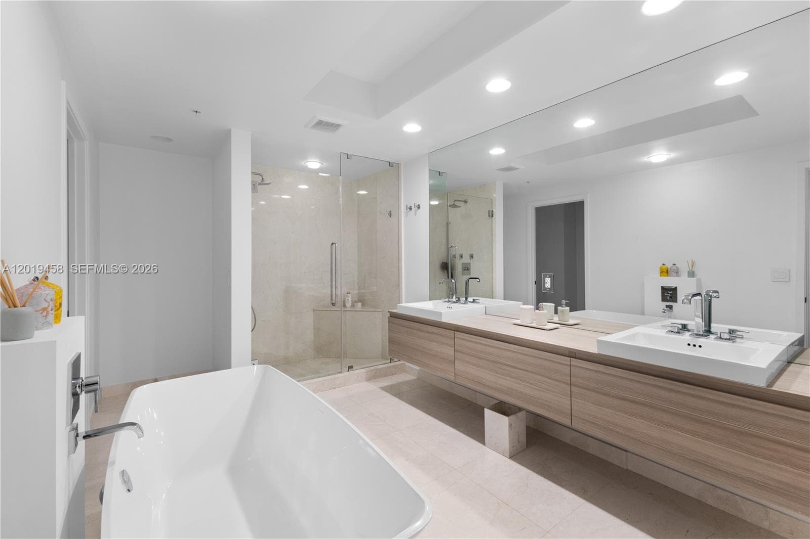 17111 Biscayne Blvd 1406 photo 20