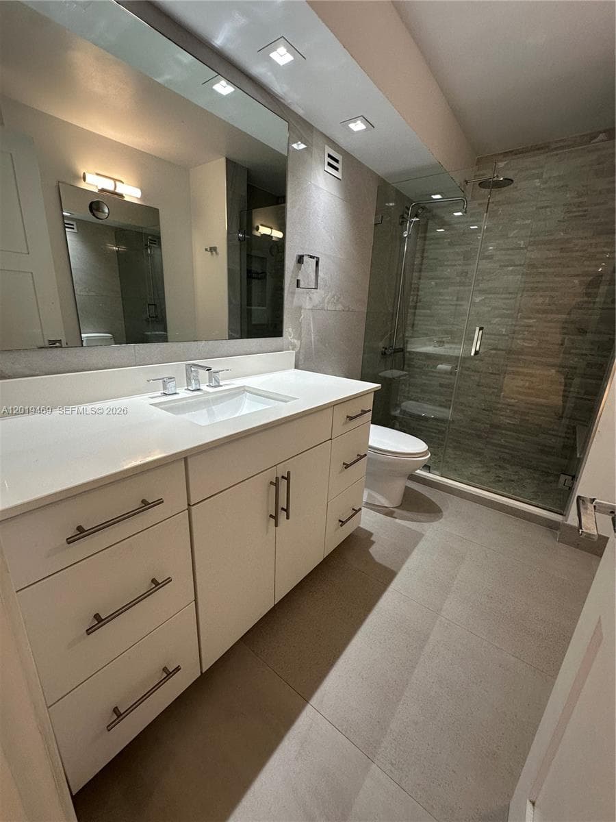 6039 Collins Ave 1221 photo 12