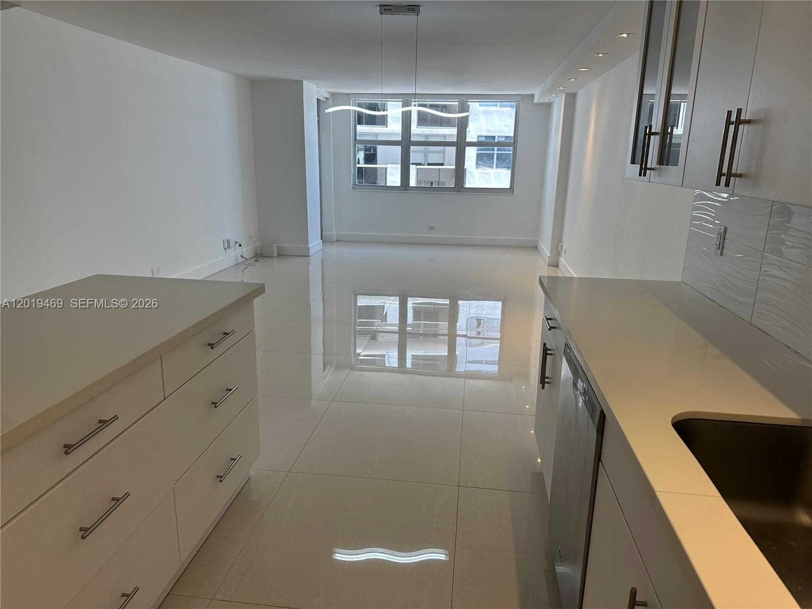 6039 Collins Ave 1221 photo 5