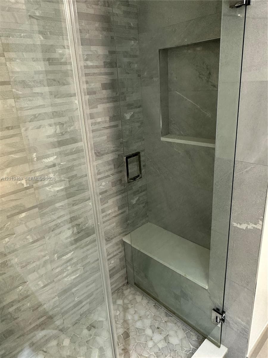 6039 Collins Ave 1221 photo 15