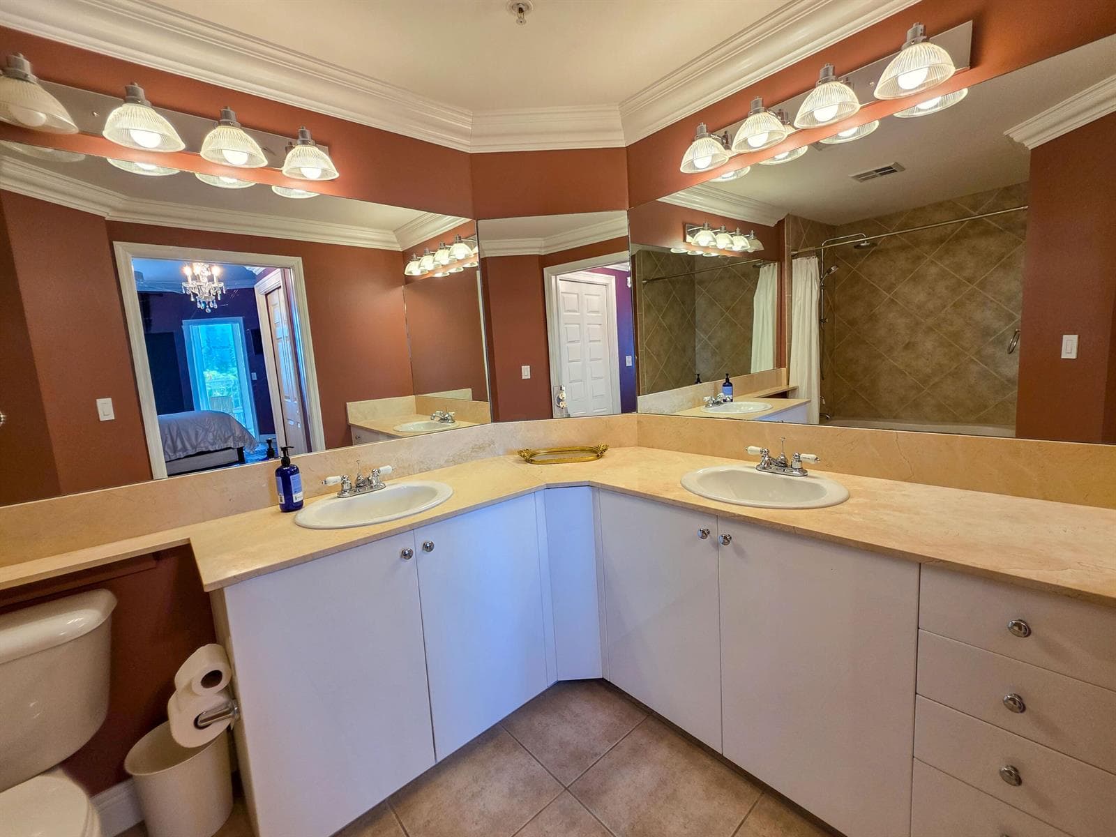 806 E Windward Way 323 photo 16