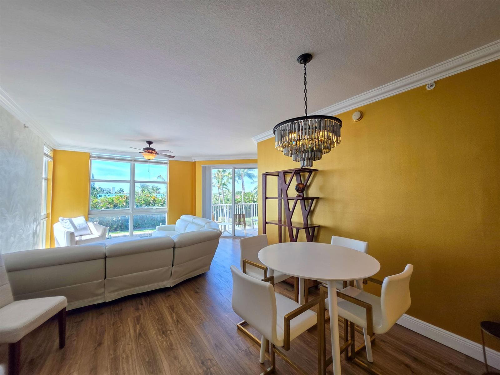806 E Windward Way 323 photo 3