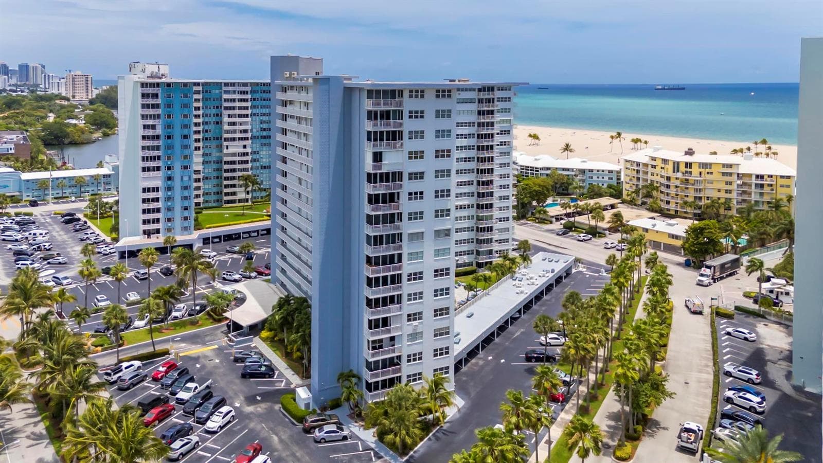 1920 S Ocean Drive 1009 photo 1