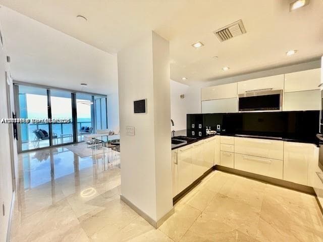 17121 Collins Ave 1003 photo 2