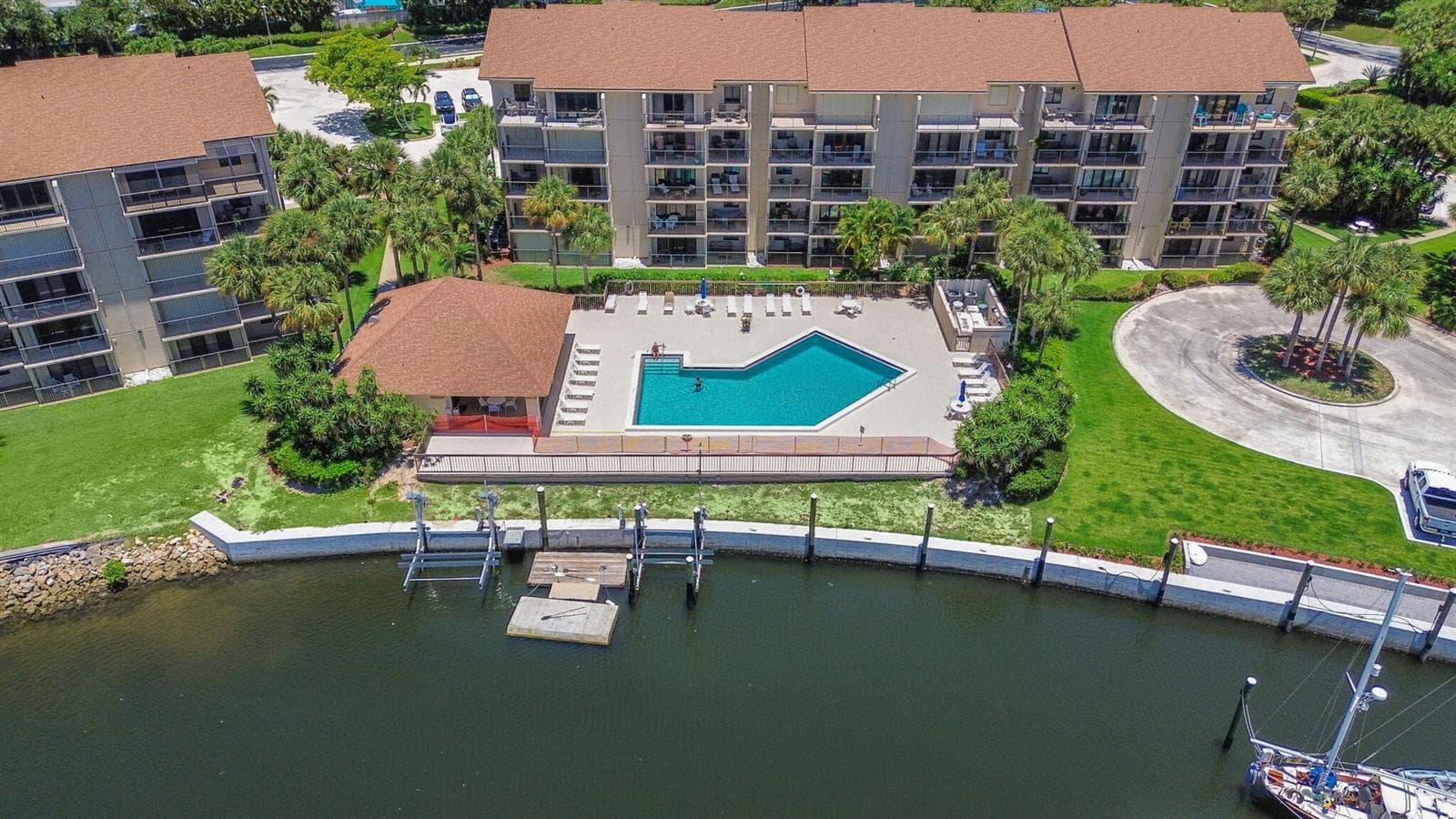 1701 Marina Isle Way 402 photo 17