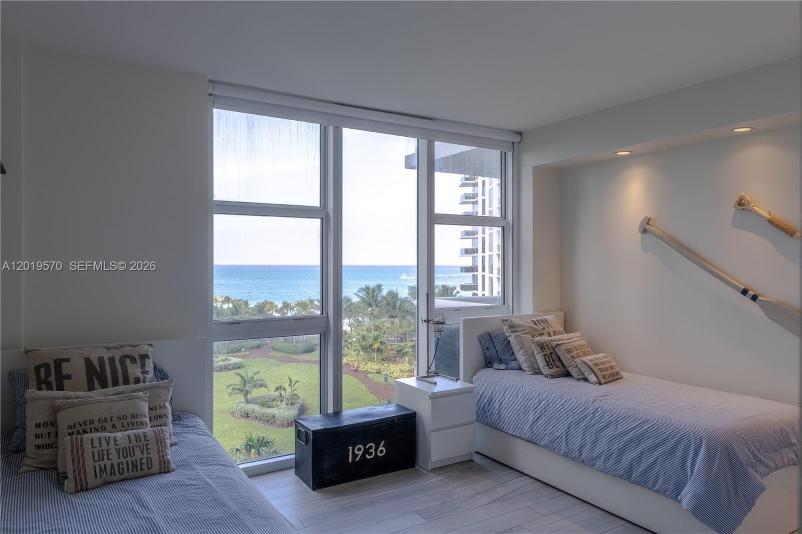 10275 Collins Ave 634 photo 17