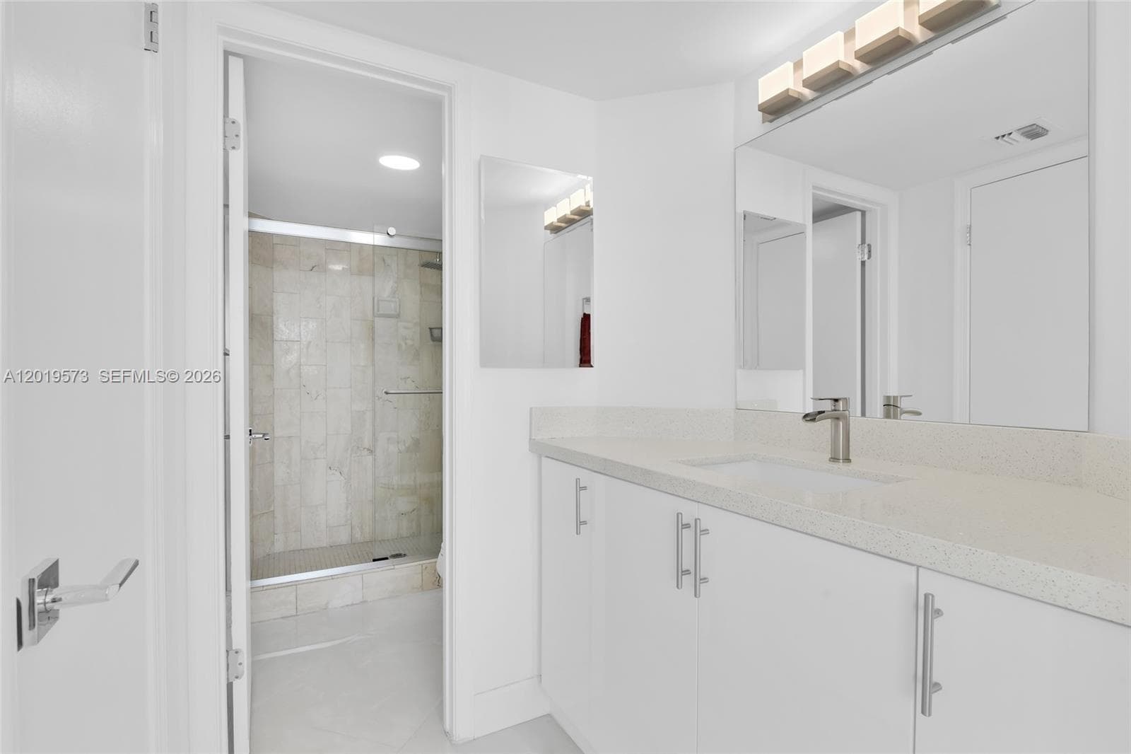 5200 Ocean Dr 1105 photo 20