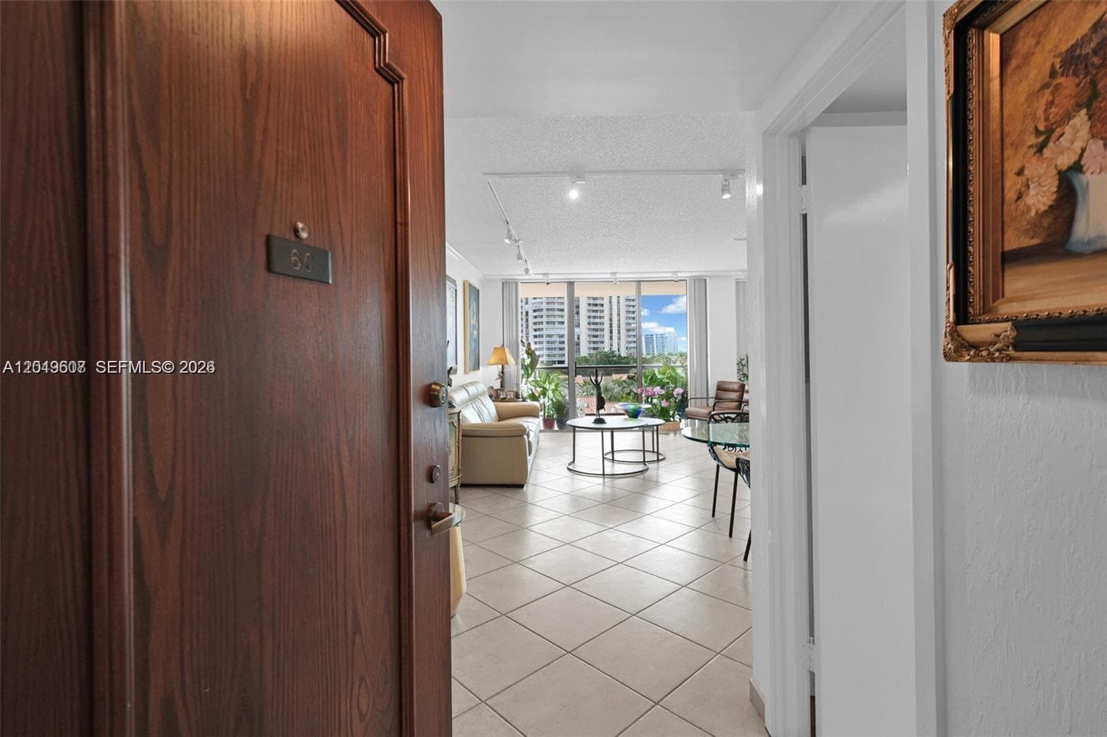 19667 Turnberry Way 6C photo 2