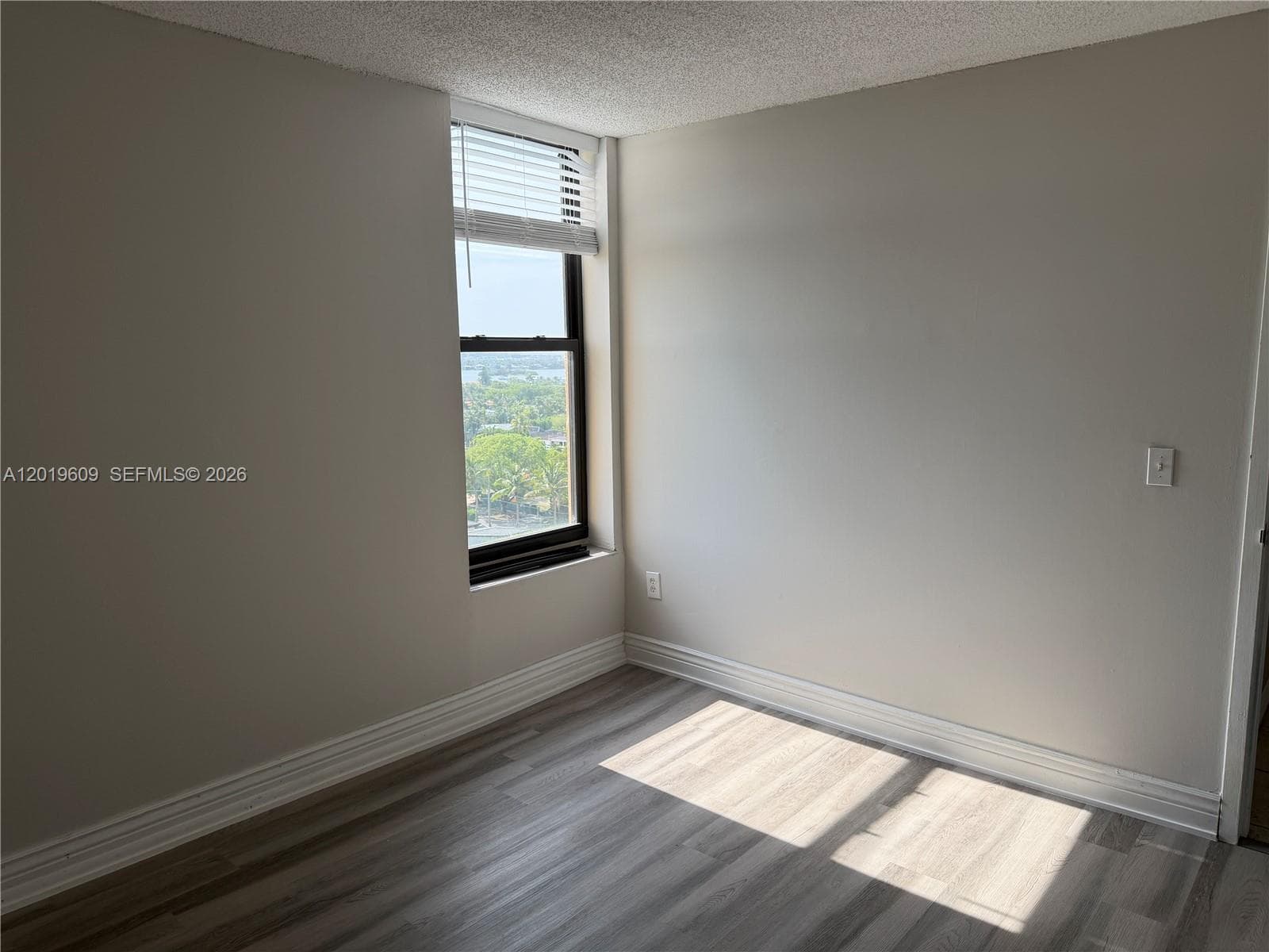 2350 135th St 1110 photo 14