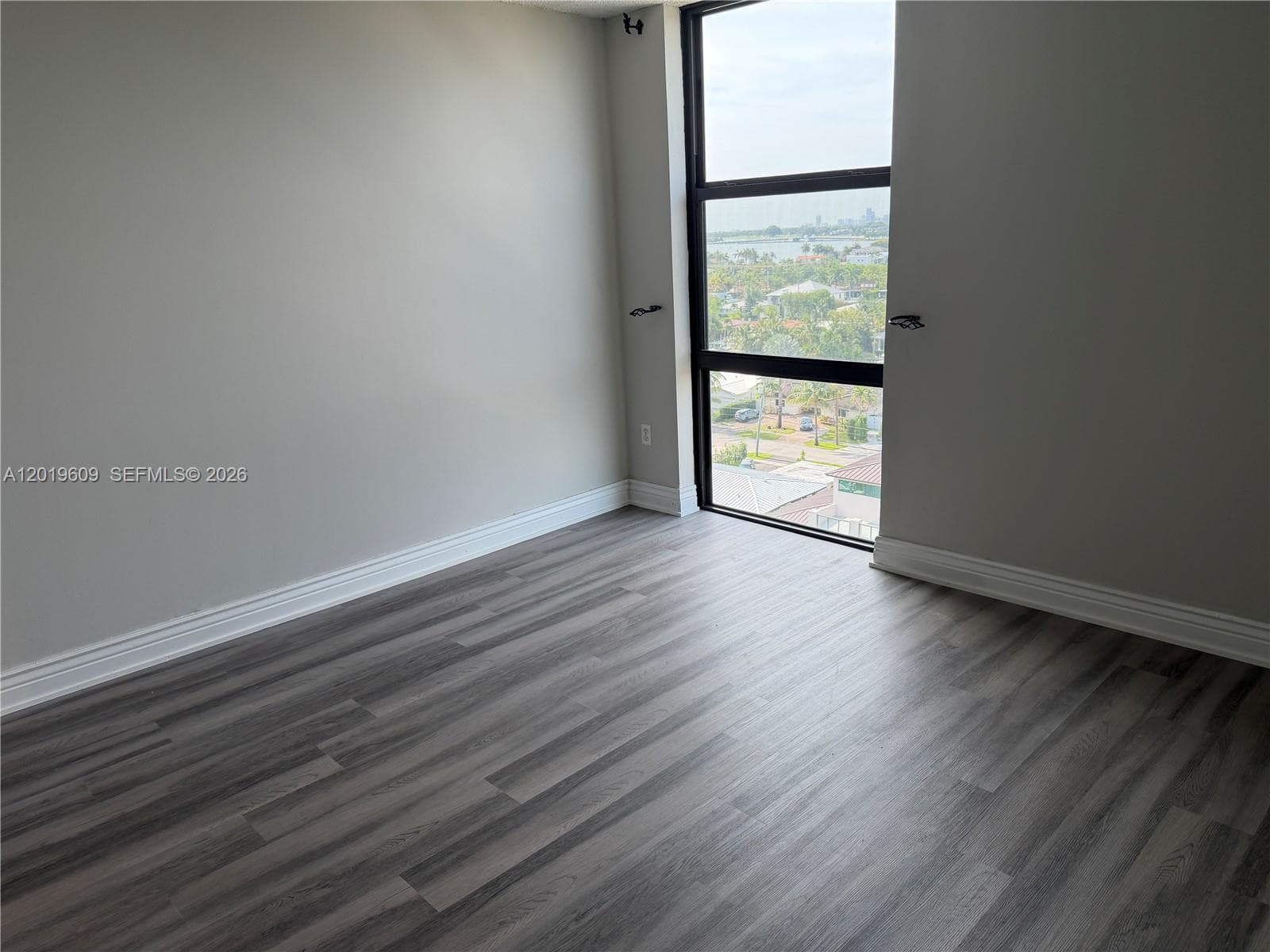 2350 135th St 1110 photo 18