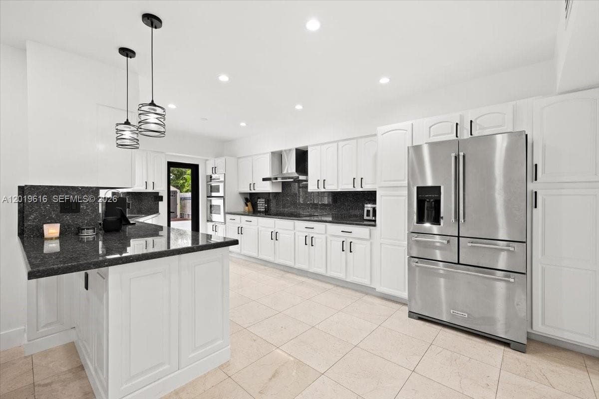 2400 NE 195th St 2400 photo 10