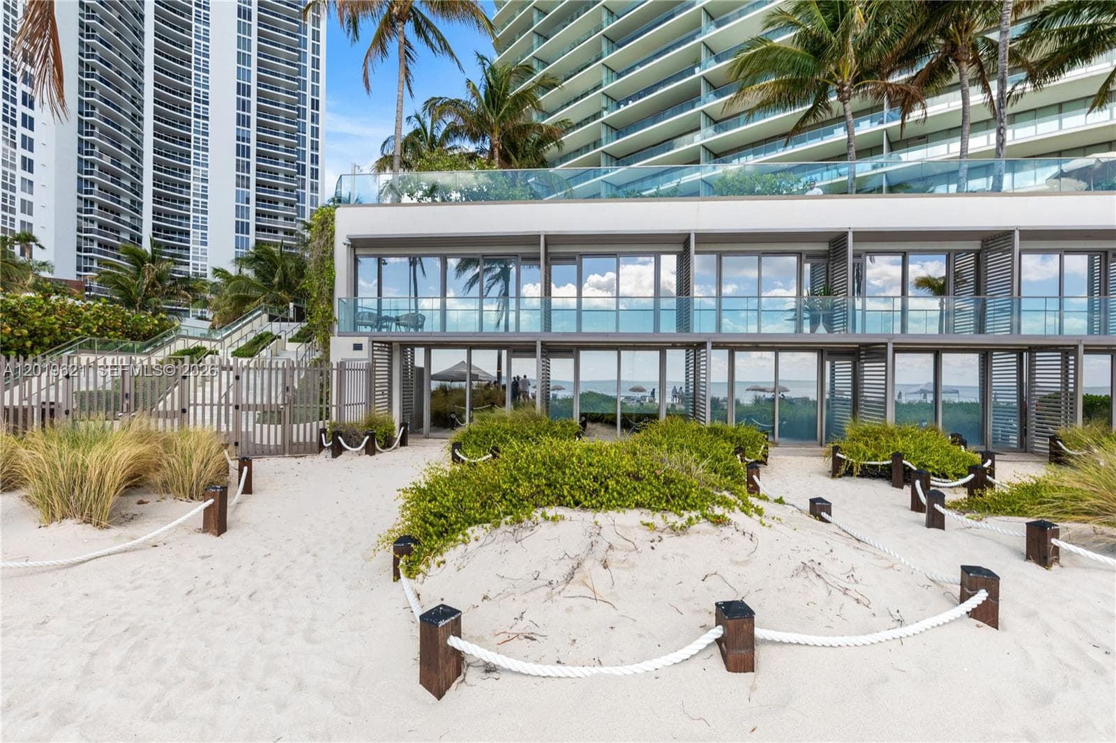 18975 Collins Ave 2202/C-1 photo 17