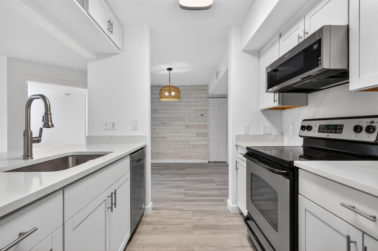 103 Yacht Club Way 205 photo 16