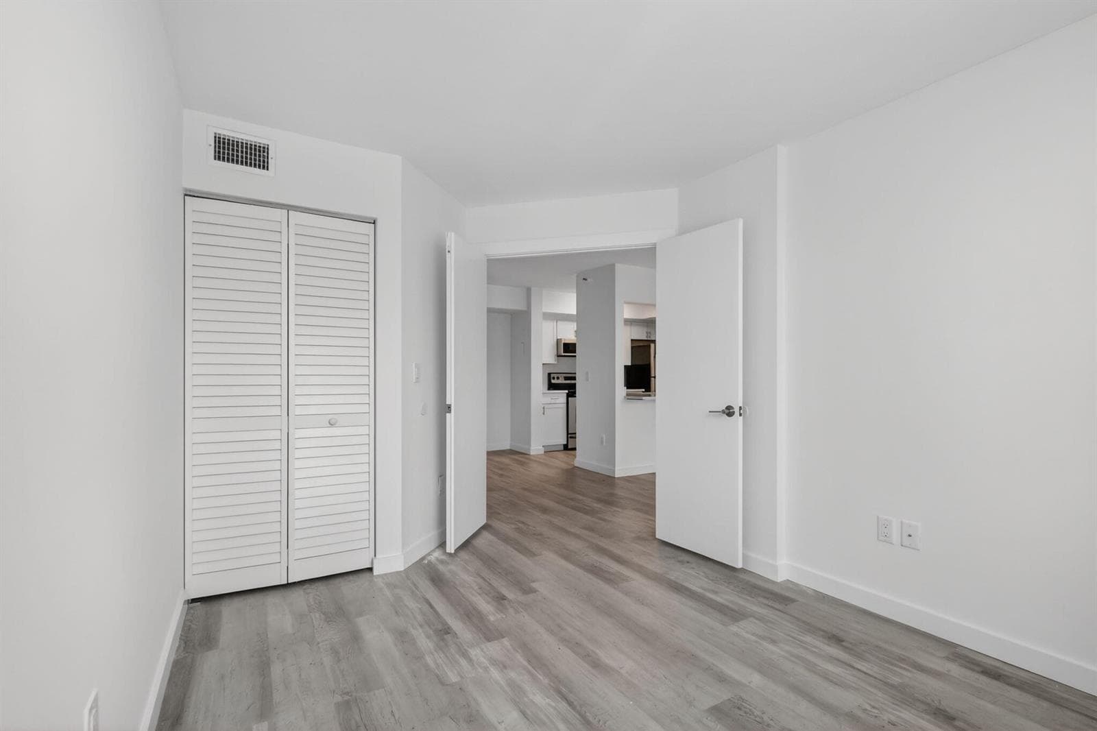 103 Yacht Club Way 205 photo 22