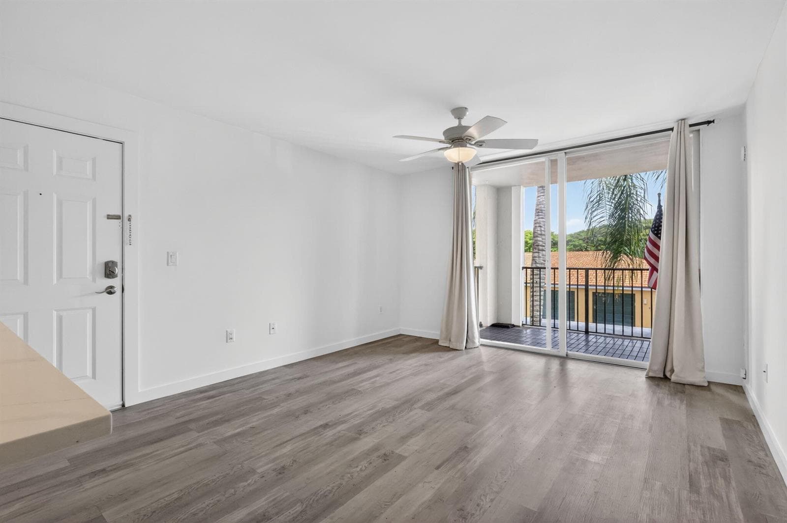 103 Yacht Club Way 205 photo 9