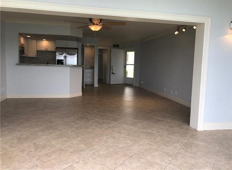 400 Wilma Circle 105 photo 6