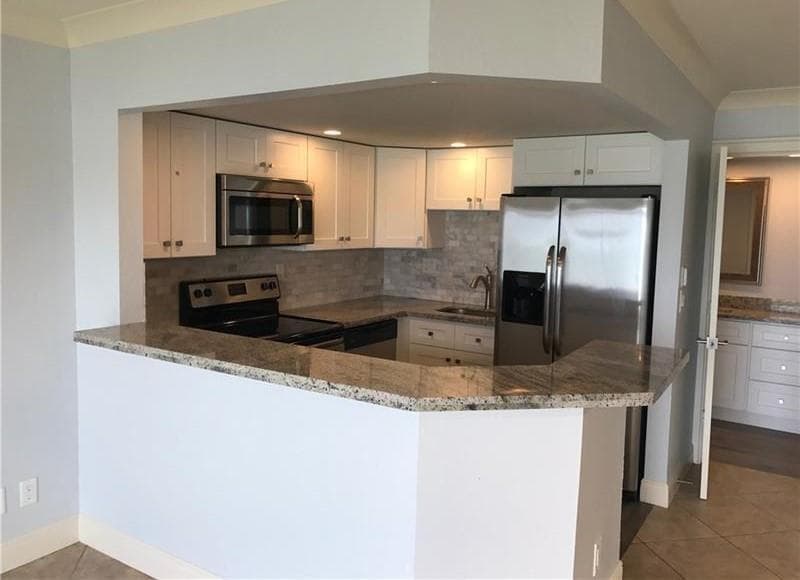 400 Wilma Circle 105 photo 4