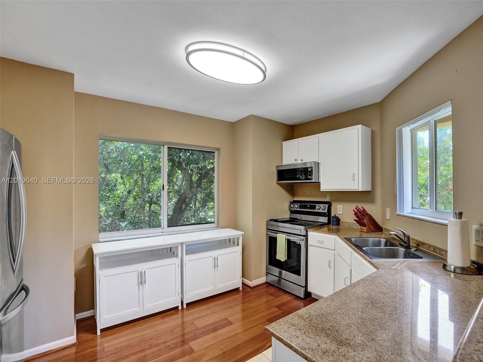 300 Scotia Dr 206 photo 20