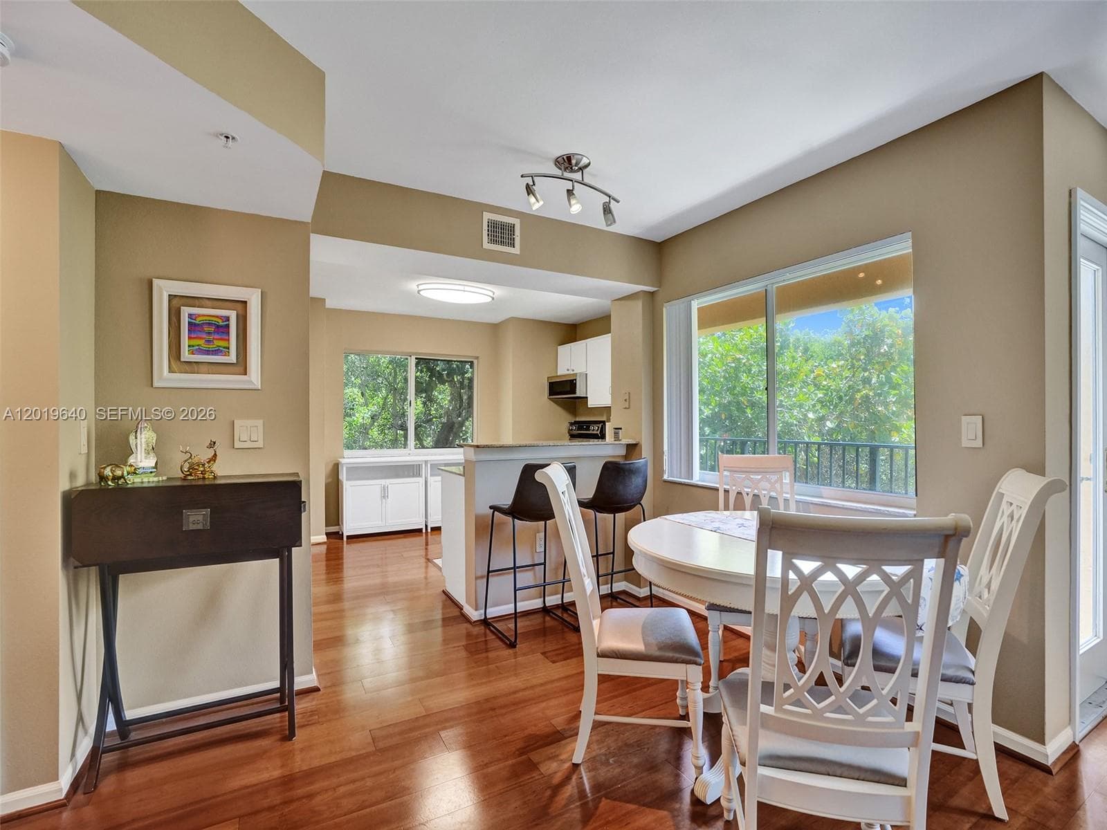 300 Scotia Dr 206 photo 19