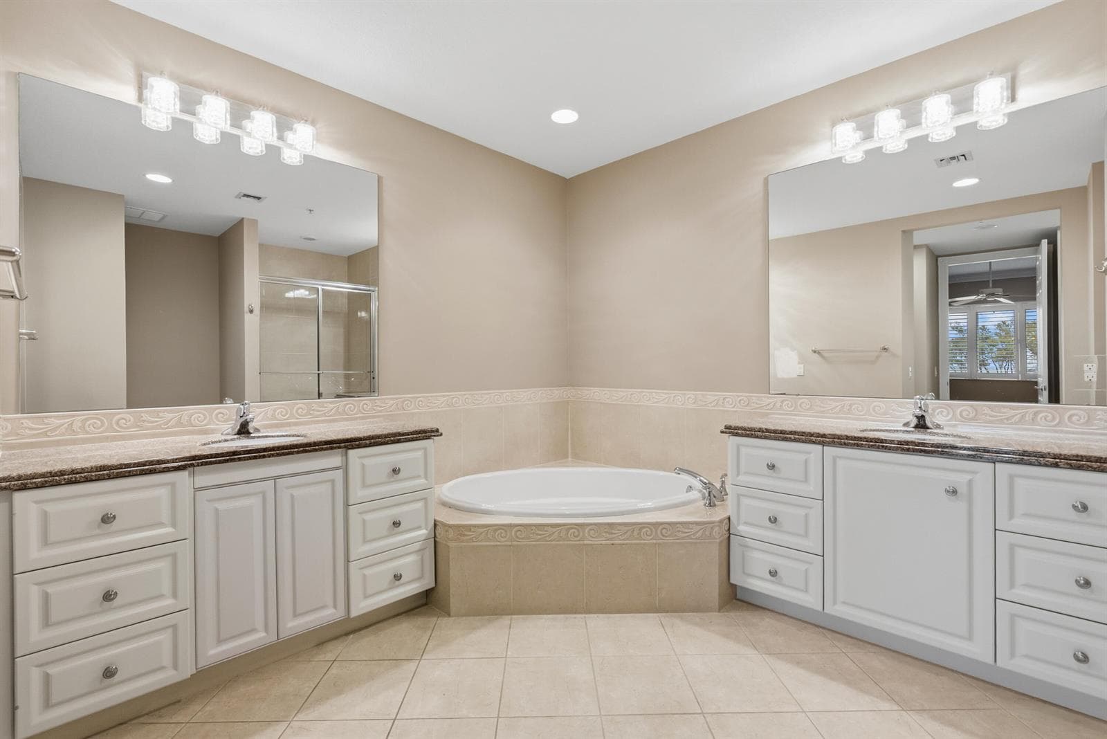 24 Harbour Isle Drive W 106 photo 23