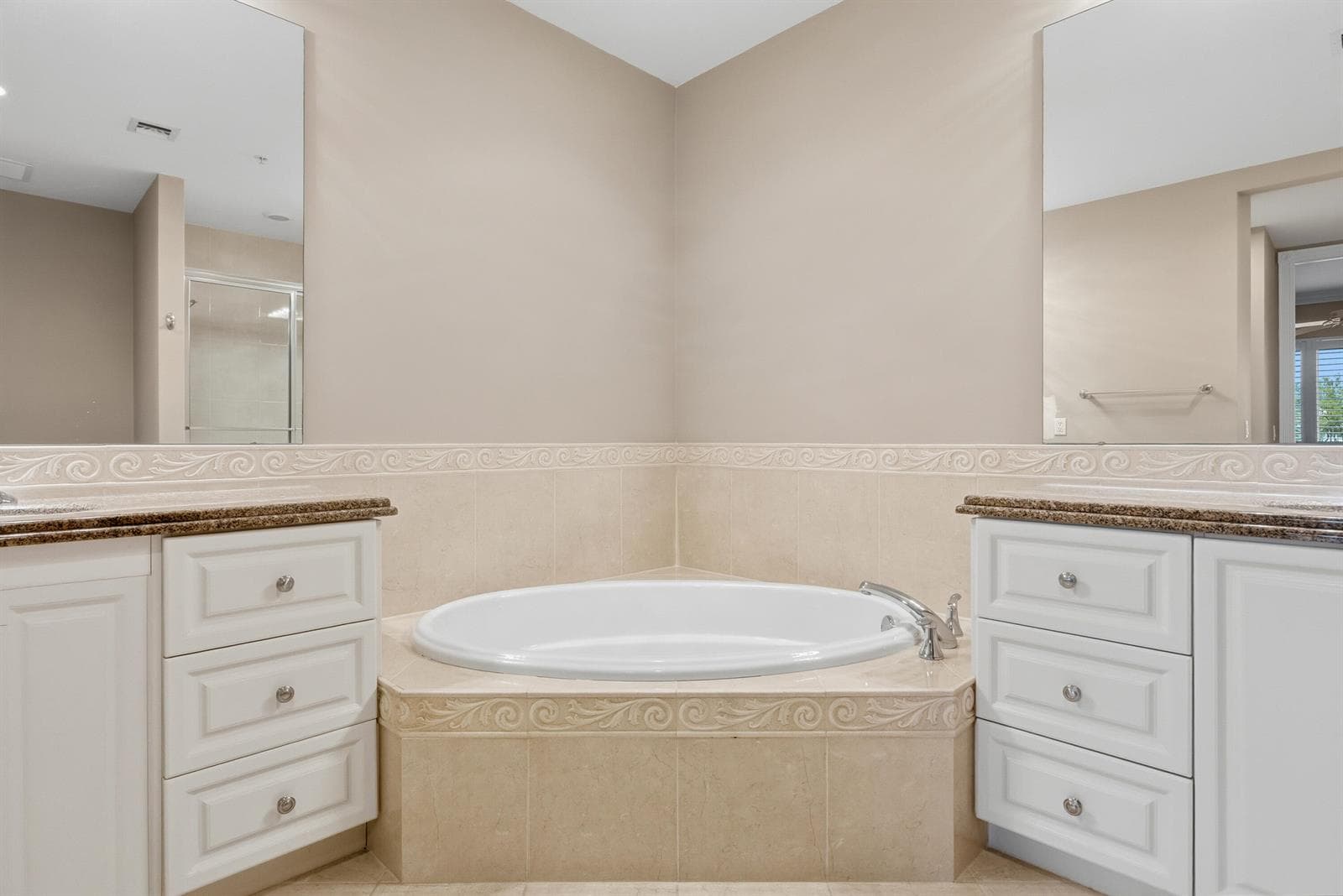 24 Harbour Isle Drive W 106 photo 24