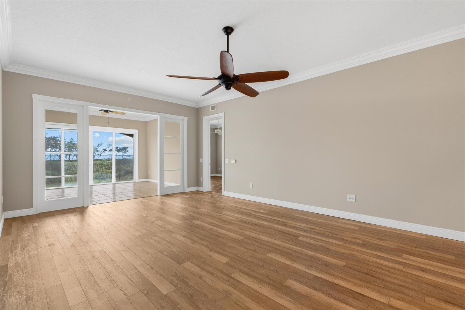 24 Harbour Isle Drive W 106 photo 18