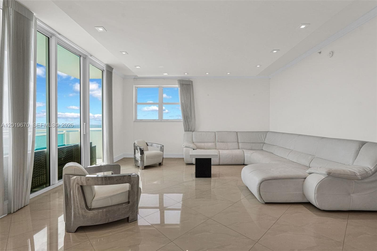 3001 Ocean Dr 1611 photo 2