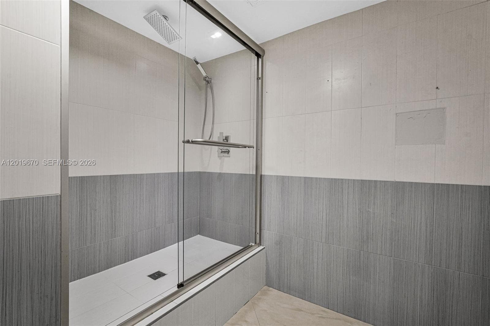 3001 Ocean Dr 1611 photo 17