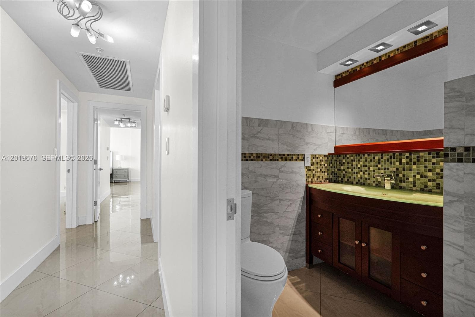 3001 Ocean Dr 1611 photo 15
