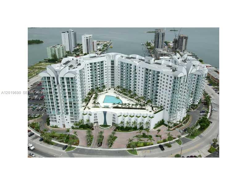 7900 Harbor Island Dr 1010 photo 3