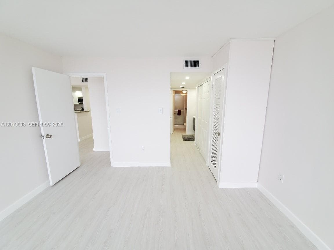 18011 Biscayne Blvd 503 photo 13