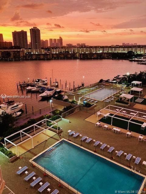 18011 Biscayne Blvd 503 photo 22