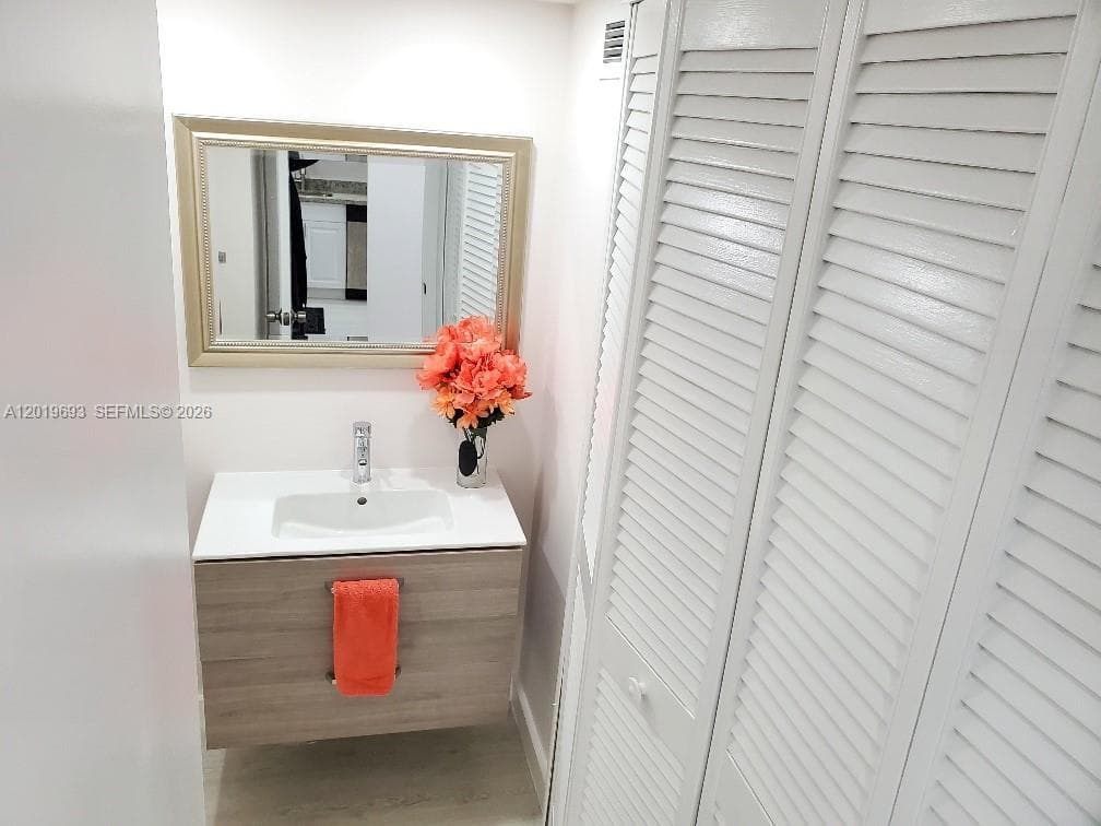 18011 Biscayne Blvd 503 photo 7
