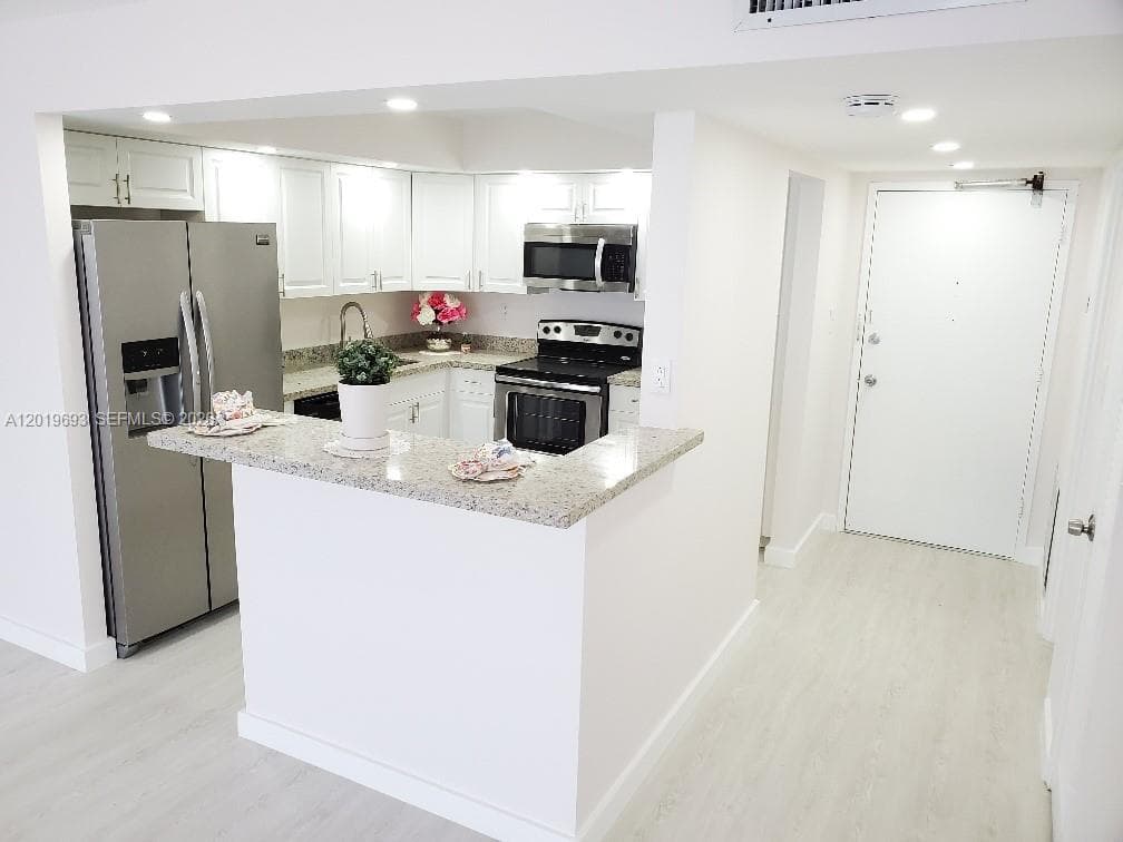 18011 Biscayne Blvd 503 photo 5